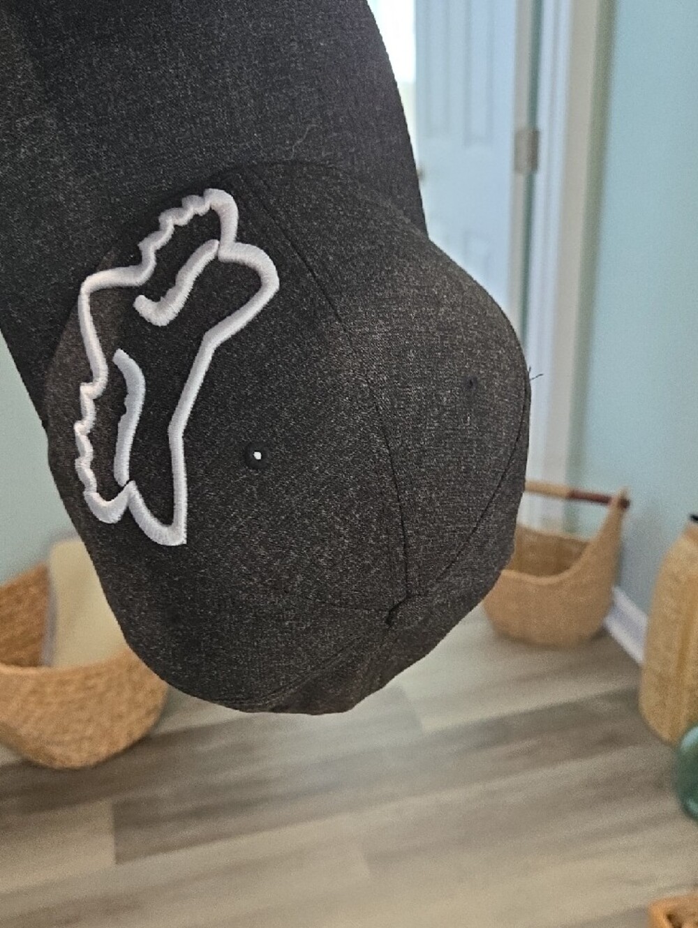 Fox mens Black Hat with White Fox Head Logo - Picture 6 of 6